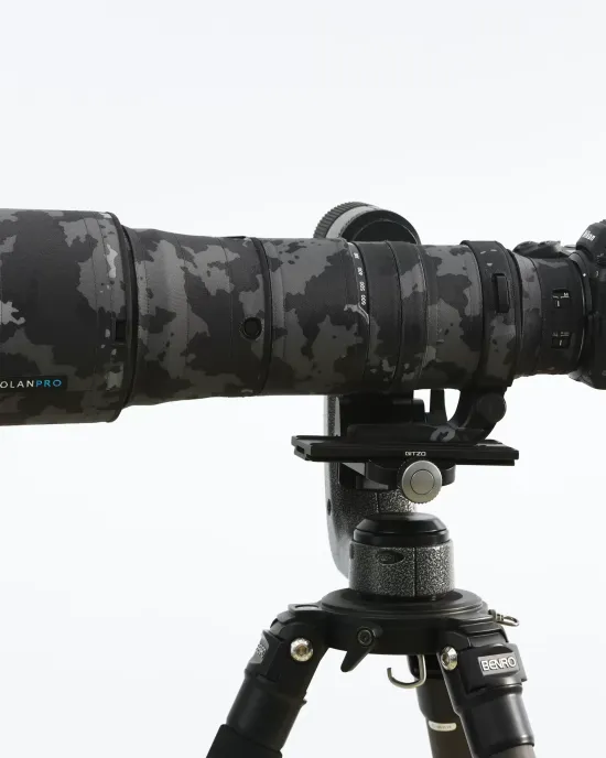 Nikon Z 180-600mm F/5.6-6.3 VR Lens Cover (Dark gray camouflage # 18) Nikon Z 180-600mm F/5.6-6.3 VR Lens Cover (Dark gray camouflage # 18)