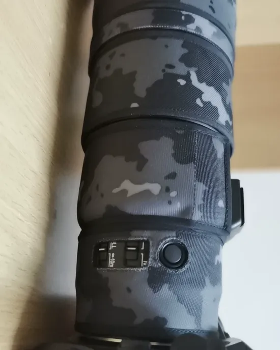 Nikon Z 600mm F6.3 VR S Lens Cover (Grey digital camouflage) Nikon Z 600mm F6.3 VR S Lens Cover (Grey digital camouflage)