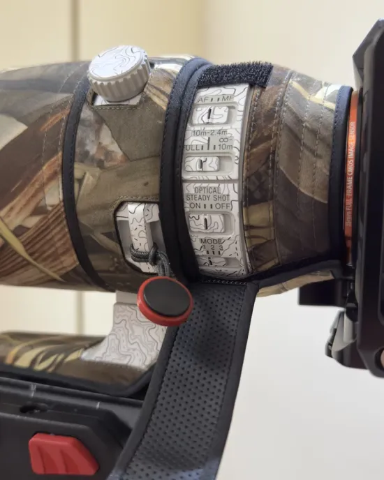 Sony FE 200-600mm F5.6-6.3 G OSS Lens Cover(Black camouflage # 18) Sony FE 200-600mm F5.6-6.3 G OSS Lens Cover(Black camouflage # 18)