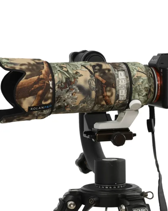 Sony FE 70-200mm f/2.8 GM OSS Lens Cover (Green Jungle Camouflage) Sony FE 70-200mm f/2.8 GM OSS Lens Cover (Green Jungle Camouflage)